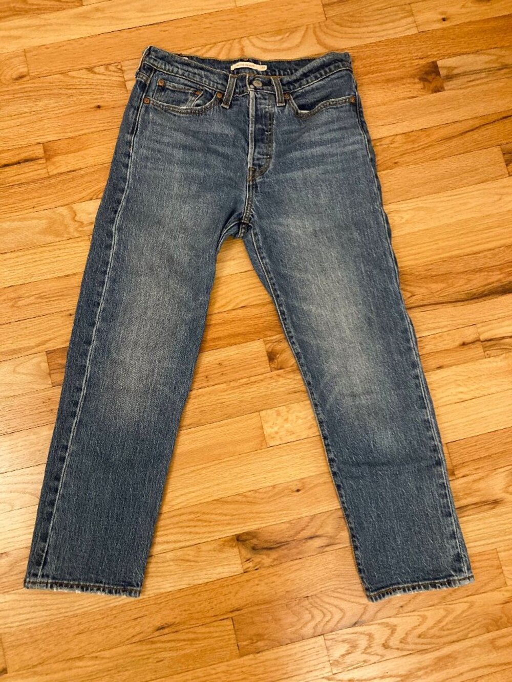 Levi's premium wedgie straight crop jean sz 27 medium wash